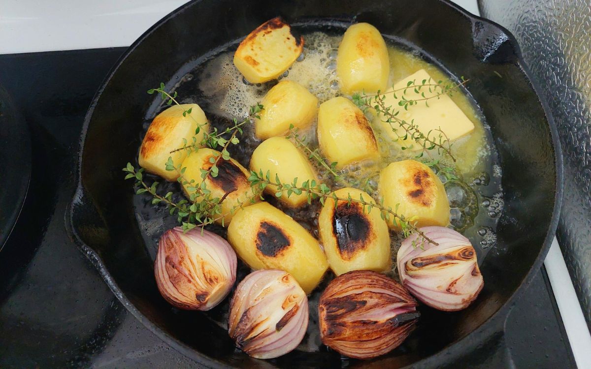 Caramelized Fondant Potatoes With Thyme and Butter